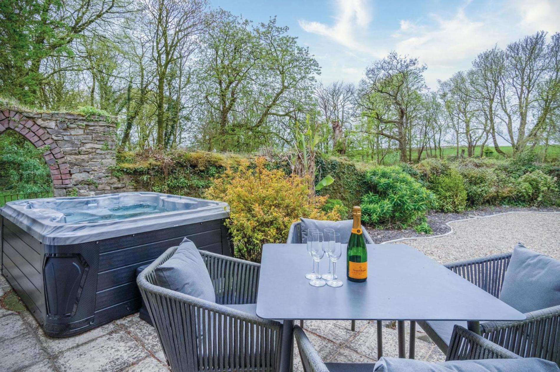 The Stables - 2 Bedroom Cottage - Princes Gate Ludchurch Екстериор снимка